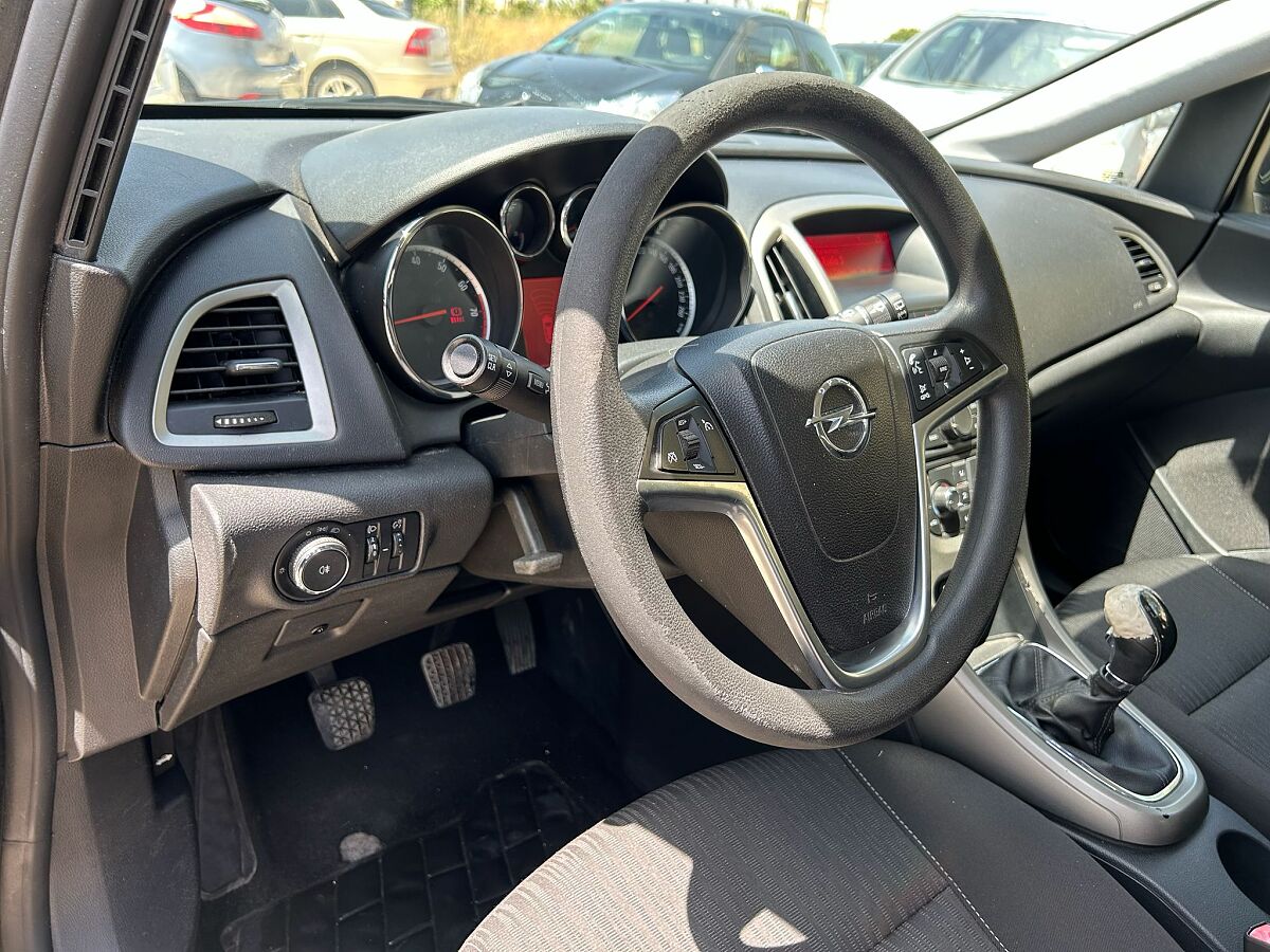 OPEL ASTRA SELECTIVE 1.6 SPANISH LHD IN SPAIN ONLY 81000 MILES SUPER 2012